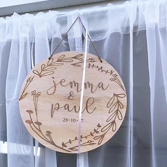 Delicate Wreath Plaque - ShartrueseGoals Plaque