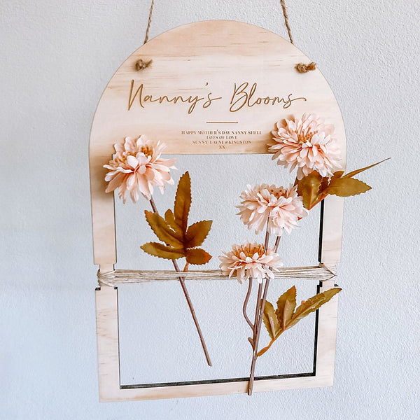 Hanging Flower Display - Shartruese