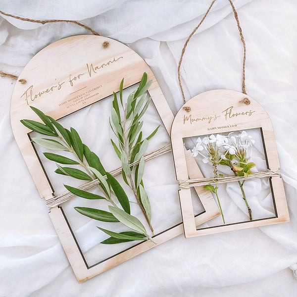 Hanging Flower Display - Shartruese