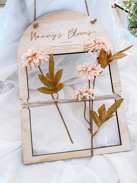 Hanging Flower Display - Shartruese