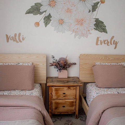 Zilvi Timber Wall Words - Script Font