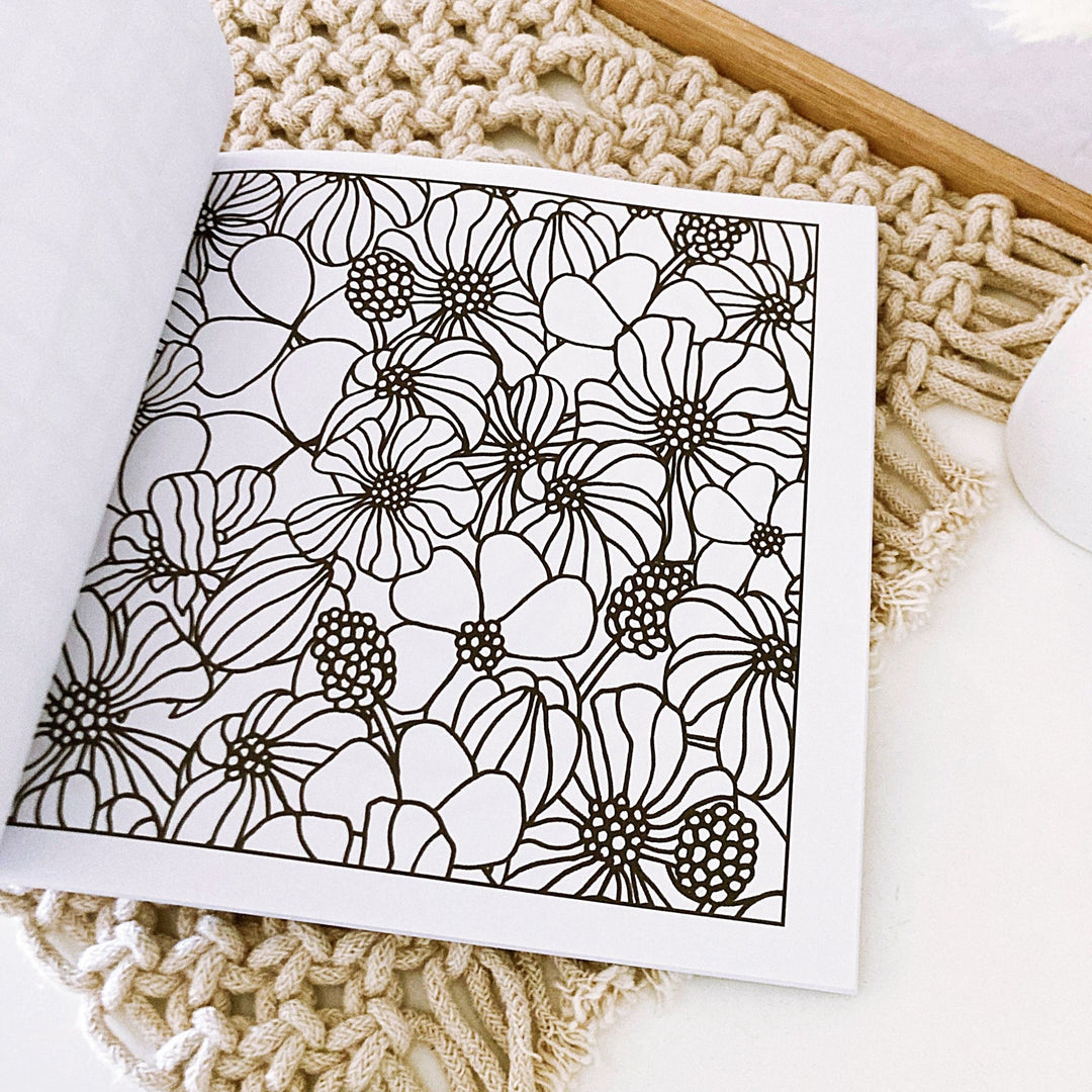 Easy &amp; Bold Colouring Book: Extra Thick Lines for Anxiety Relief - ShartrueseColouring Book
