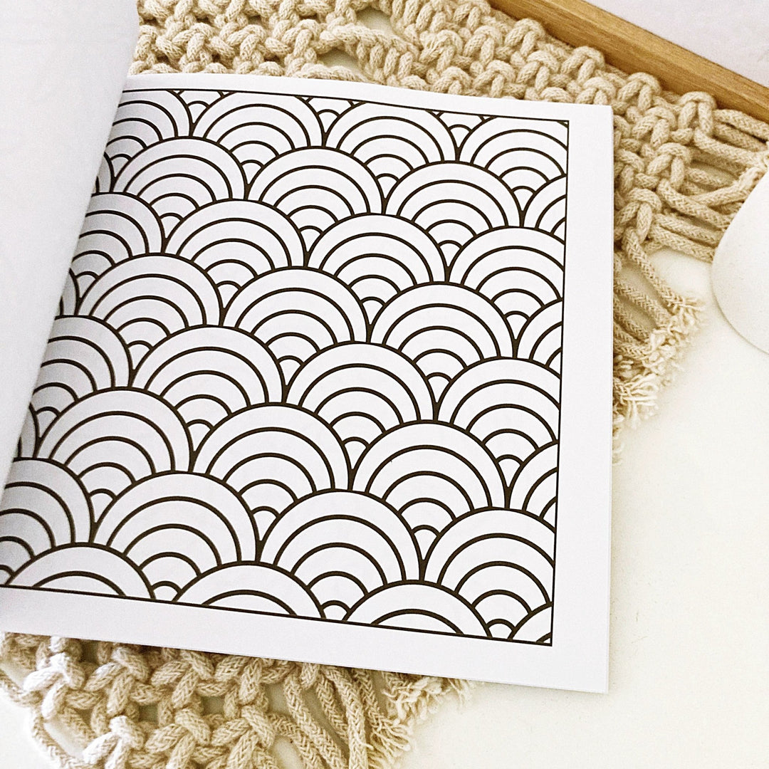 Easy &amp; Bold Colouring Book: Extra Thick Lines for Anxiety Relief - ShartrueseColouring Book