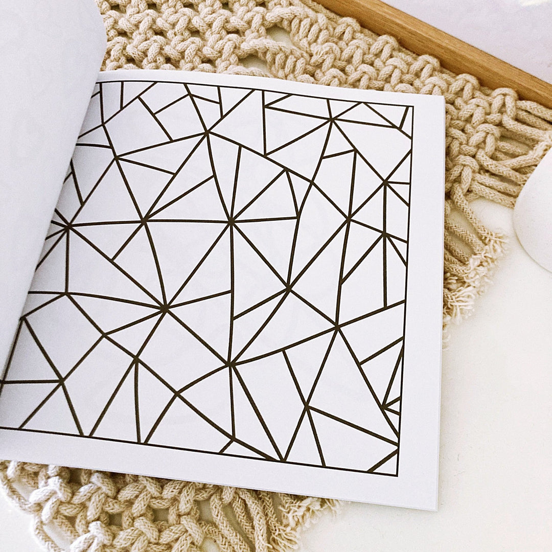Easy &amp; Bold Colouring Book: Extra Thick Lines for Anxiety Relief - ShartrueseColouring Book