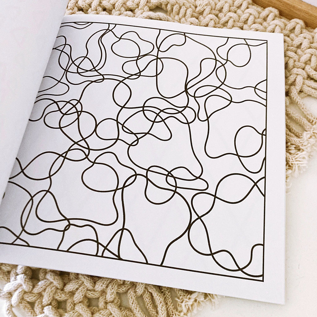 Easy &amp; Bold Colouring Book: Extra Thick Lines for Anxiety Relief - ShartrueseColouring Book